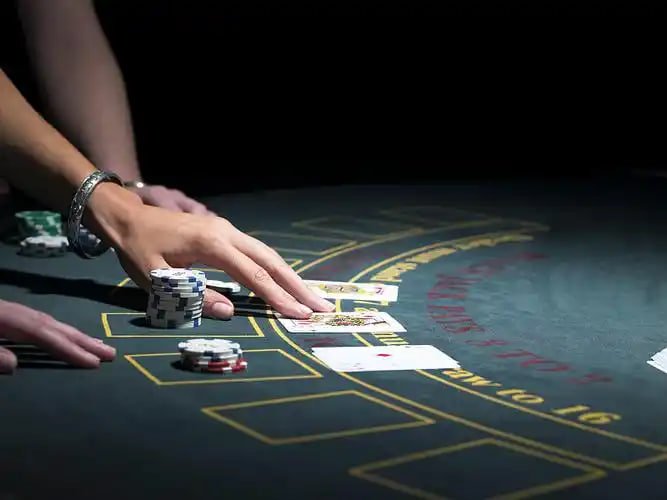 lodi646 live casino dealer table streamed on a Filipino player's mobile phone